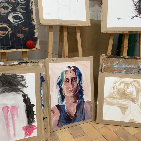Sfeerbeeld uit het atelier van onze derde graad
