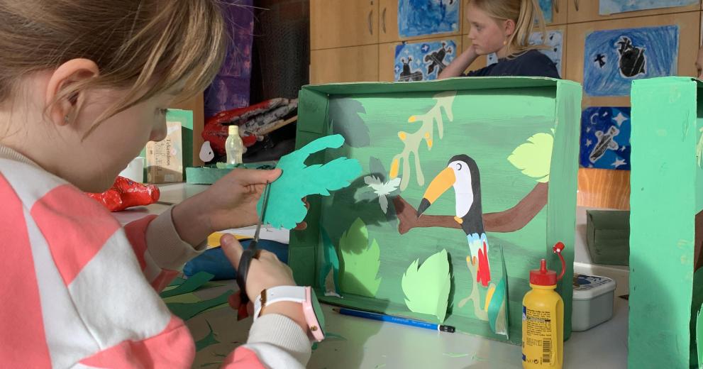 Leerlingen aan het werk in het atelier van de tweede graad in Oud-Turnhout