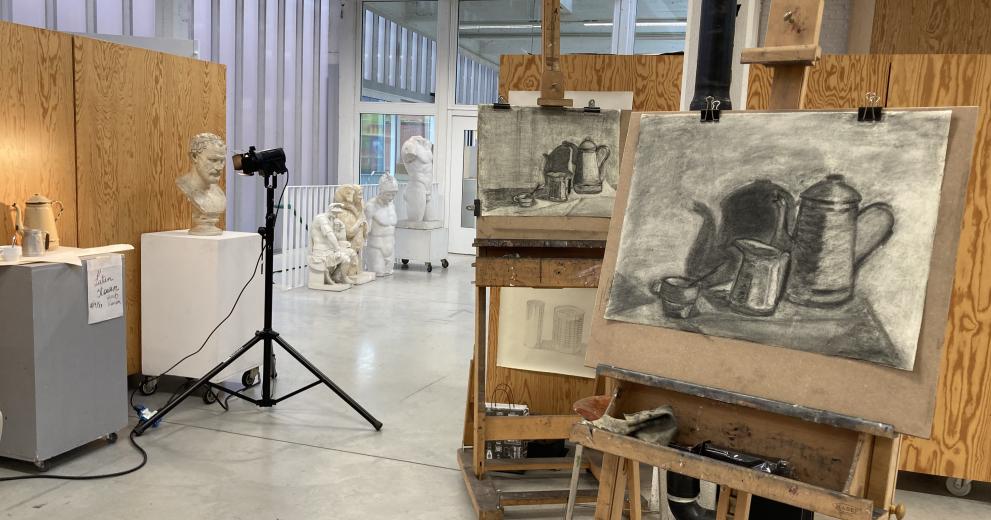 Sfeerbeeld uit het atelier tekenkunst