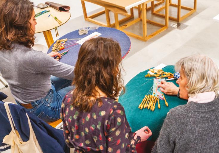 Sfeerbeeld uit het atelier kantwerk